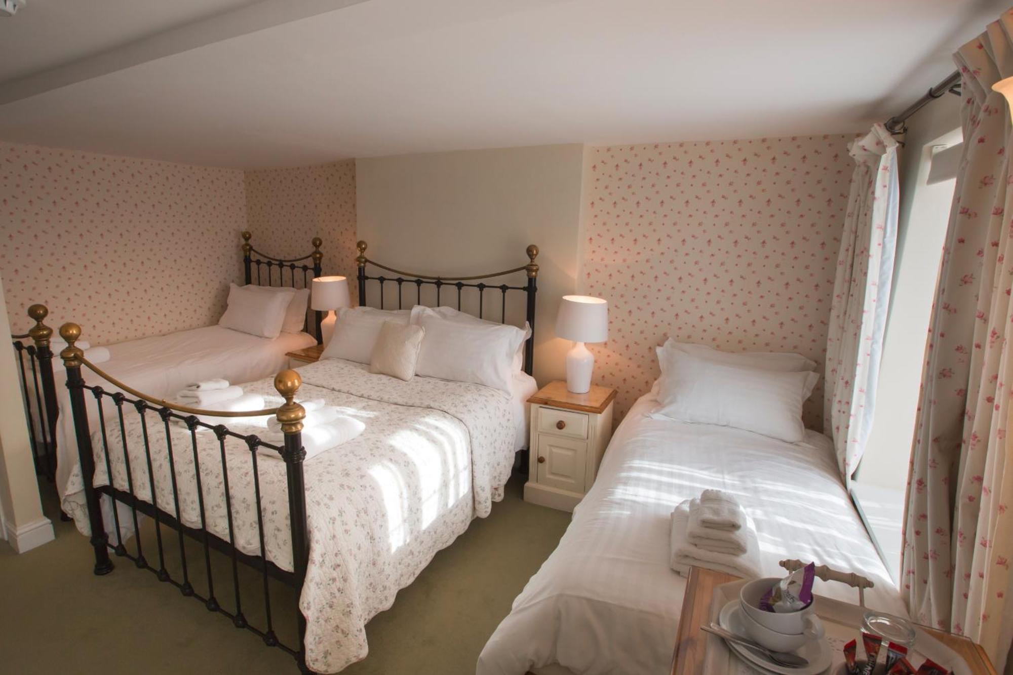 เดอะ โอลด์ บริวเฮาส์ Bed & Breakfast ไซเร็นเซสเตอร์ ภายนอก รูปภาพ