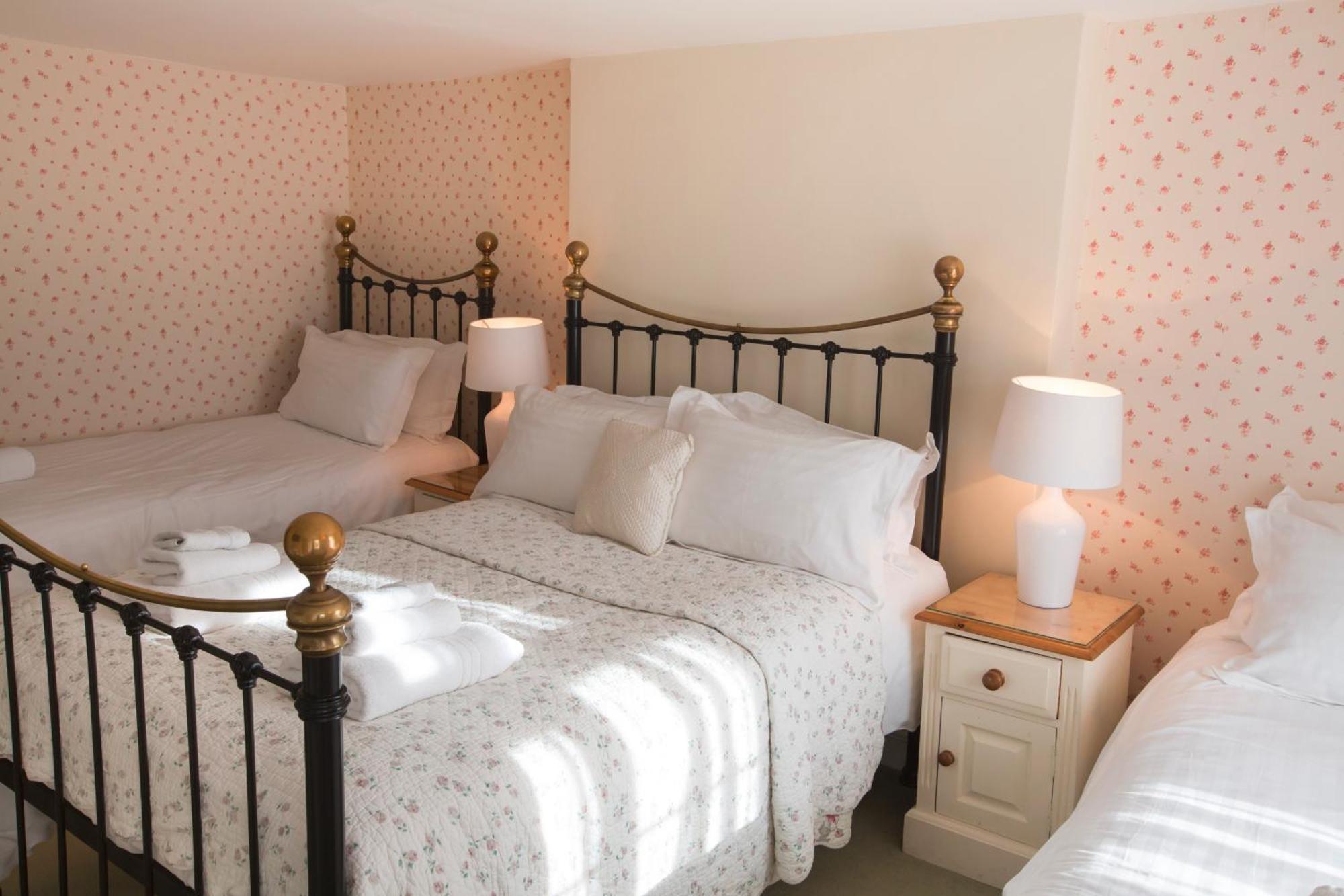 เดอะ โอลด์ บริวเฮาส์ Bed & Breakfast ไซเร็นเซสเตอร์ ภายนอก รูปภาพ
