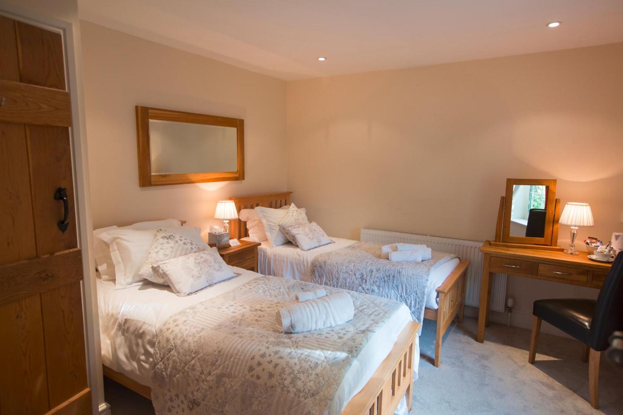 เดอะ โอลด์ บริวเฮาส์ Bed & Breakfast ไซเร็นเซสเตอร์ ภายนอก รูปภาพ